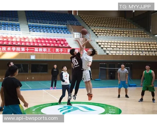 大连好男儿足球礼物传递激情与梦想的完美结合