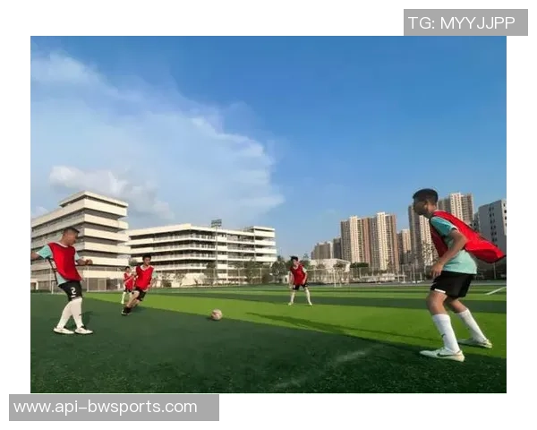 成都市足球学校培养未来足球明星助力青少年成长与梦想实现